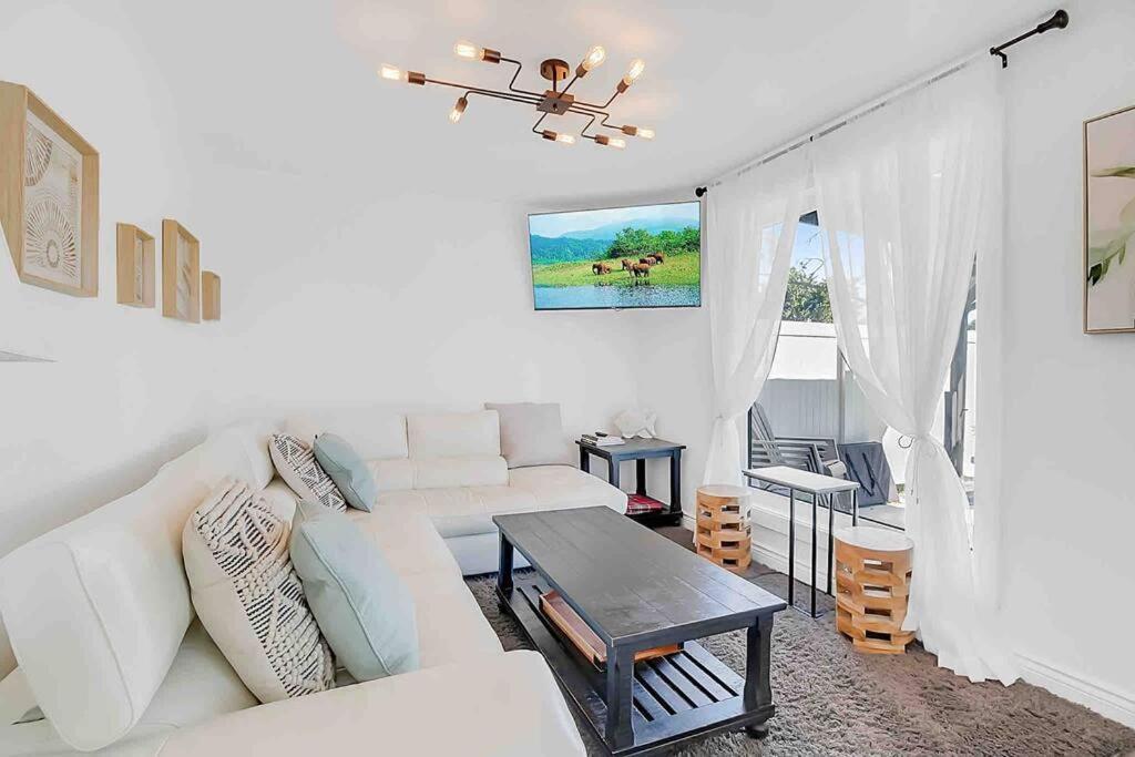 2 Bedroom Getaway On The River/Close To Marina Belle River Exteriér fotografie