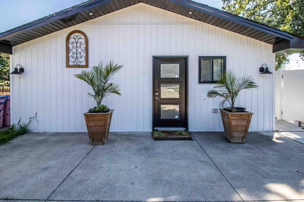 2 Bedroom Getaway On The River/Close To Marina Belle River Exteriér fotografie