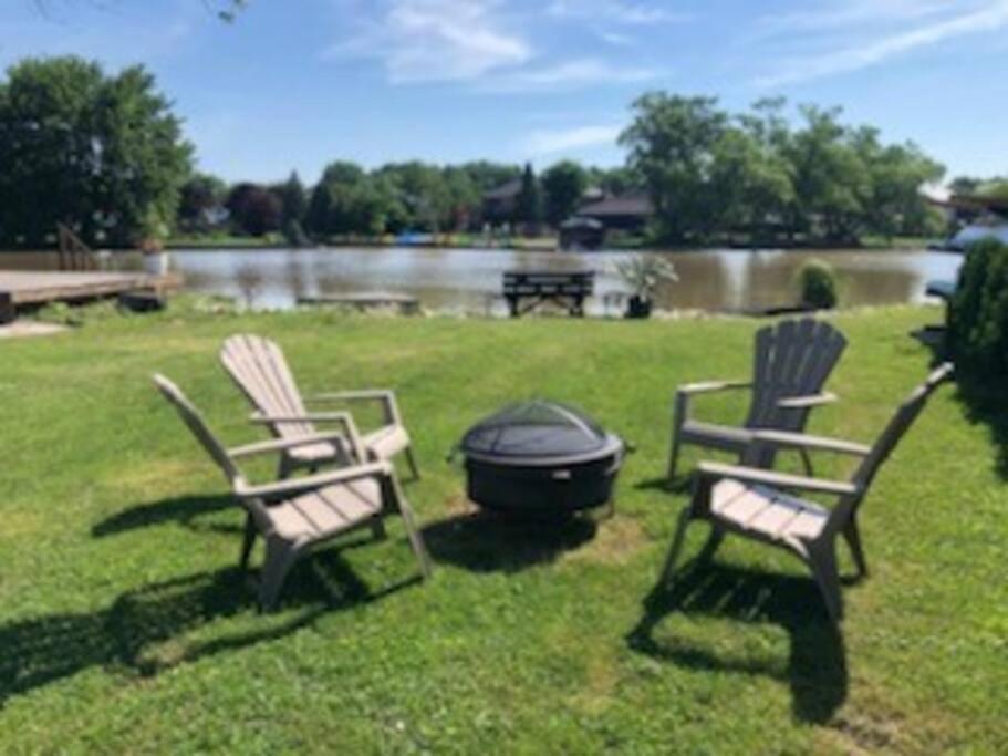 2 Bedroom Getaway On The River/Close To Marina Belle River Exteriér fotografie